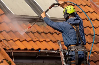 Démoussage et hydrofuge de toiture à Yolet